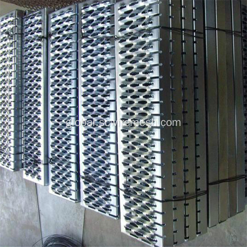 Perforated Metal Galvanized Steel Anti-slip/Non-slip Perforated Metal Tread Manufactory